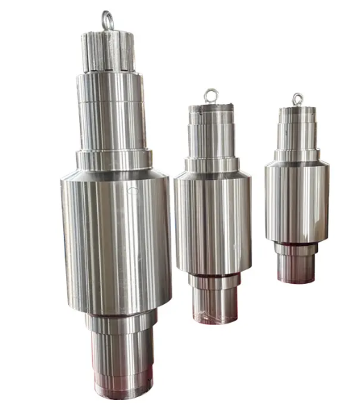 Hvordan reduserer et båndvalseverk skrot og øker spolens konsistens?