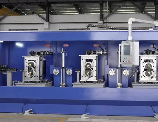 Hvilke materialer behandles hovedsakelig av Two High Rolling Machine